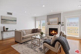 Building Photo - 123 S Clark Dr