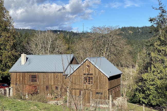 Building Photo - Orcas Landing Custom Built Luxury Home