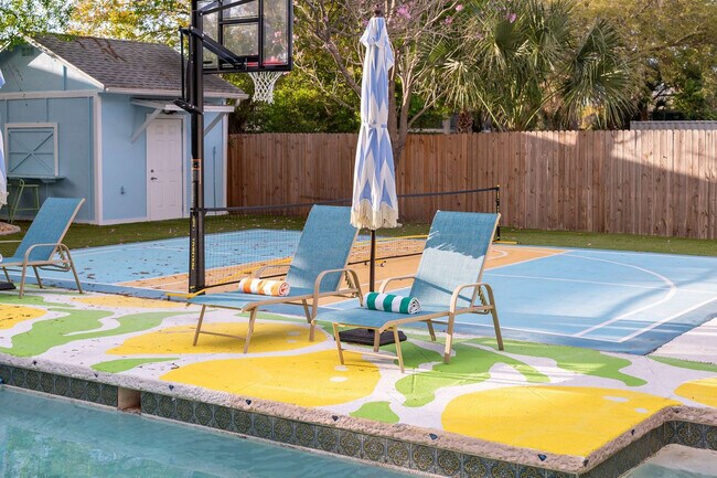 Building Photo - 84 21st Terrace SE