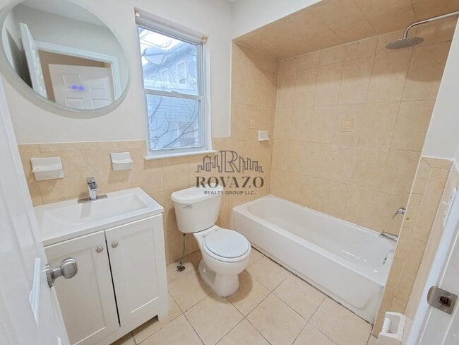 Building Photo - 197 N 11th St