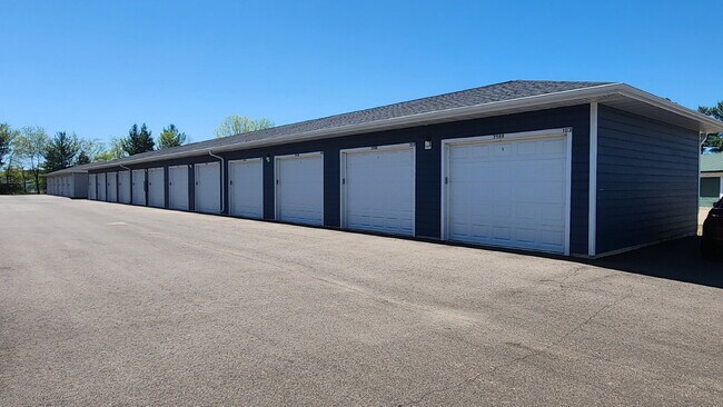 Building Photo - Newer Spacious 2 Bedroom, 2 Full Bathroom ...