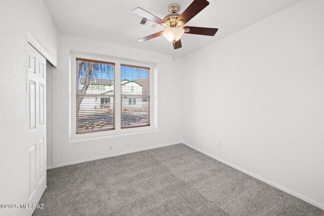 Building Photo - Lovely 4 bedroom, 2 bath home with 2 car garage