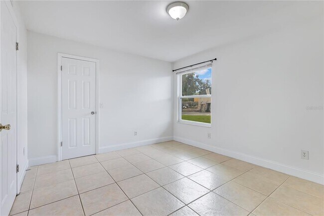 Building Photo - 4540 Commander Dr
