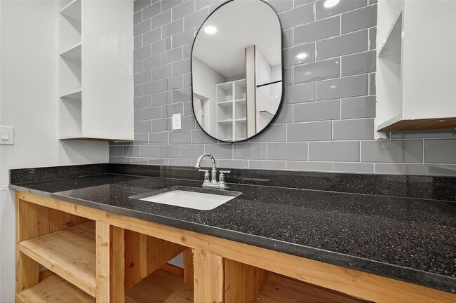 Building Photo - 5039 Shadowridge Dr