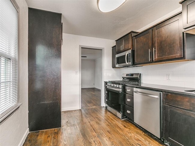 Building Photo - 1338 South Dr