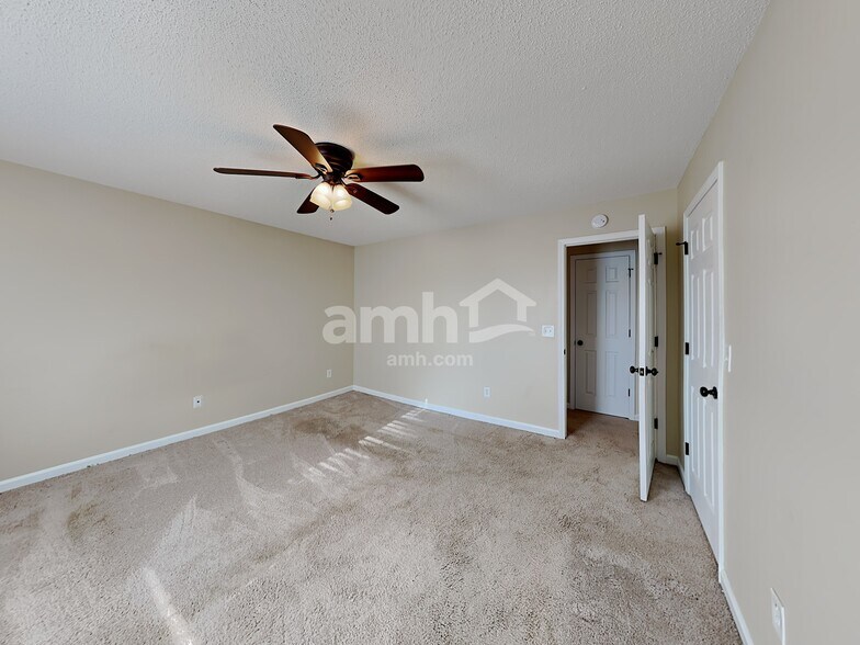 Building Photo - 123 Ivy Mill Way