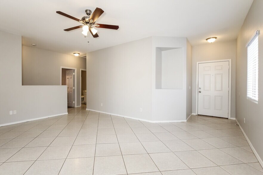 Building Photo - 6622 W Riva Rd