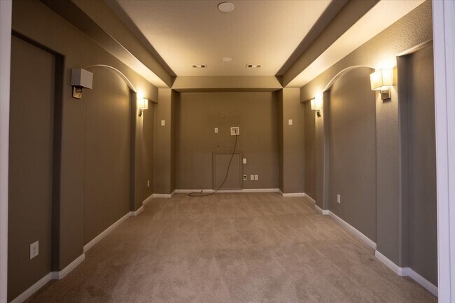 Building Photo - 2614 Orleans Way