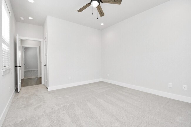 Building Photo - 311 Charlock St