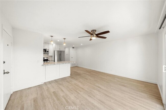 Building Photo - 352 Y Pl