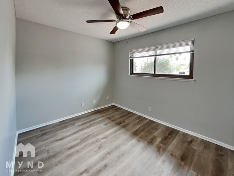Building Photo - 4004 Chinchilla Ave
