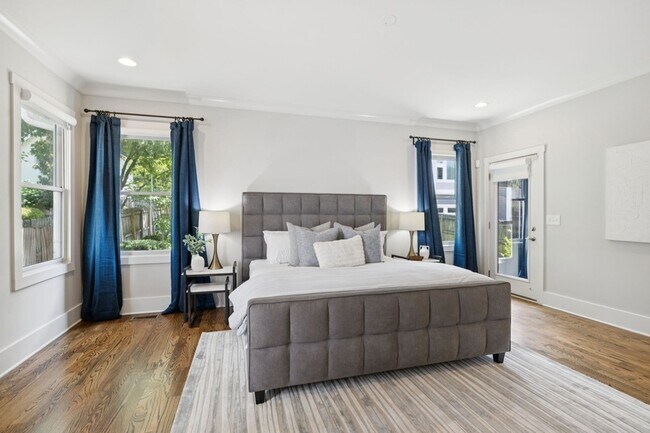 Building Photo - 2310 Vaulx Ln