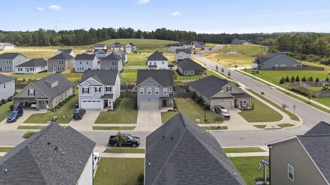 Building Photo - 912 Newburn Dr