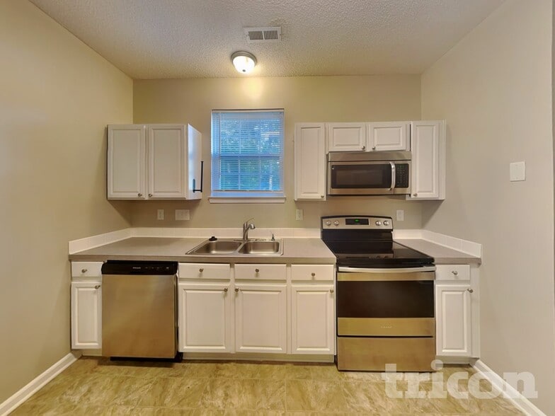 Building Photo - 309 Patrick Ave SW