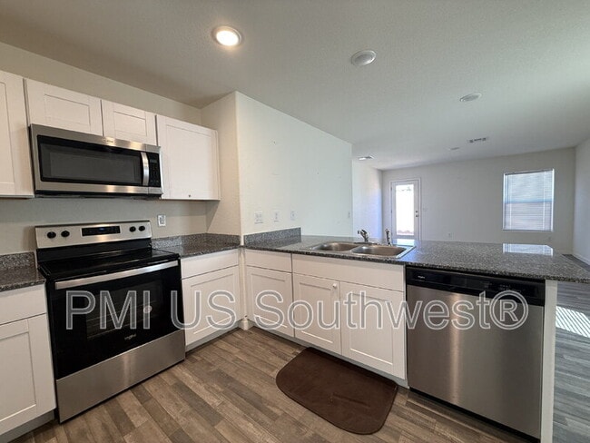 Building Photo - 2430 River Valley Cir