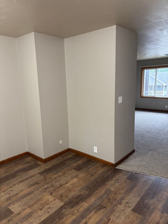 Building Photo - Eacker Rentals (1730 S 17th St)