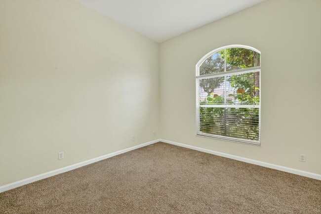 Building Photo - 5552 Spanish River Rd