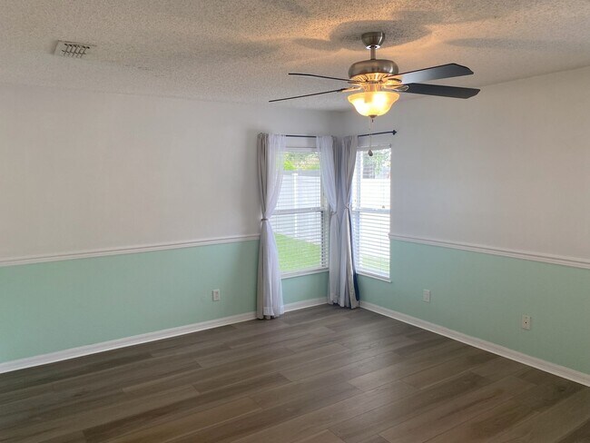 Building Photo - Beautiful Home Located In Tavares