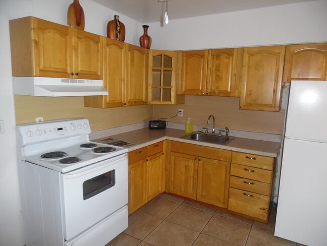 Building Photo - 1900 NE 157th Ter