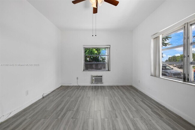 Building Photo - 8135 Crespi Blvd
