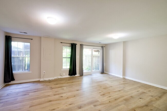 Building Photo - 16 Casino Ct