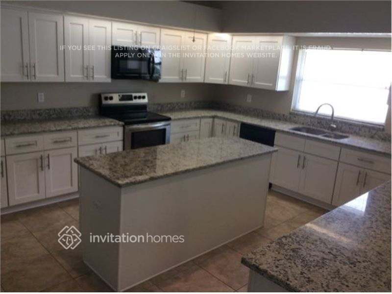Building Photo - 17307 Lockwood Ridge Dr