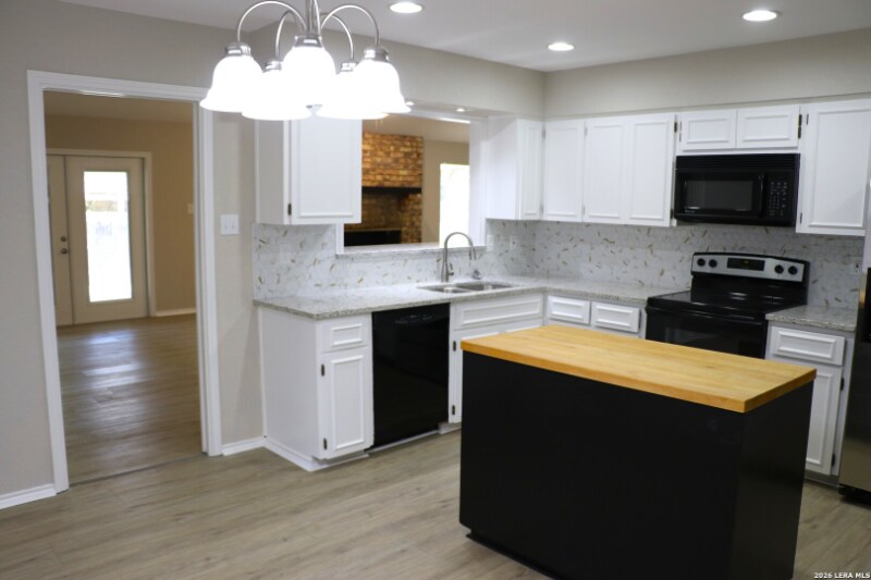 Building Photo - 13811 Brook Hollow Blvd