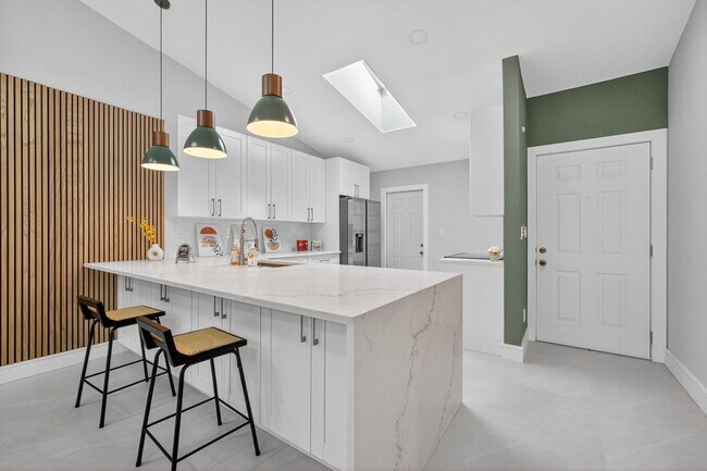 Building Photo - 10924 Roebelini Palm Ct