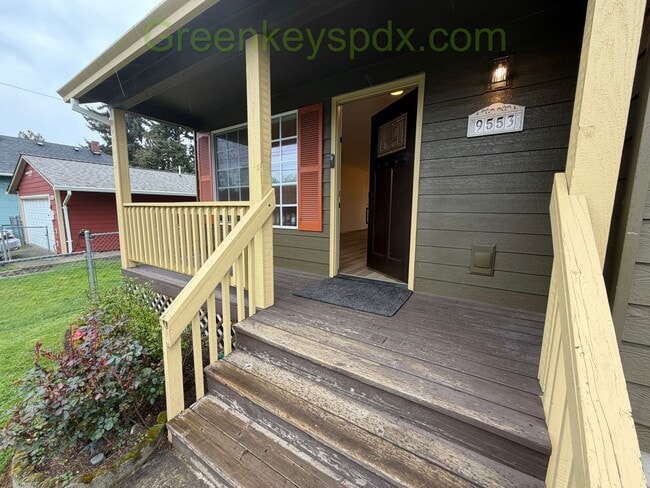 Building Photo - Charming 3-Bedroom/2.5-Bathroom House in the Cathedral Park Neighborhood of St. Johns - See Move-...