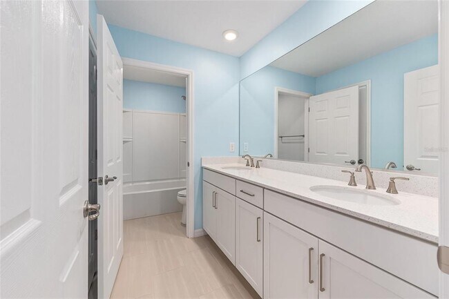 Building Photo - 6366 SW 77th Ave