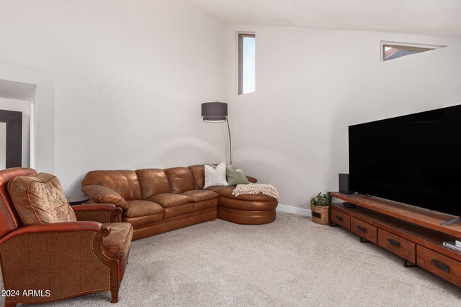 Building Photo - 321 E Aspen Way