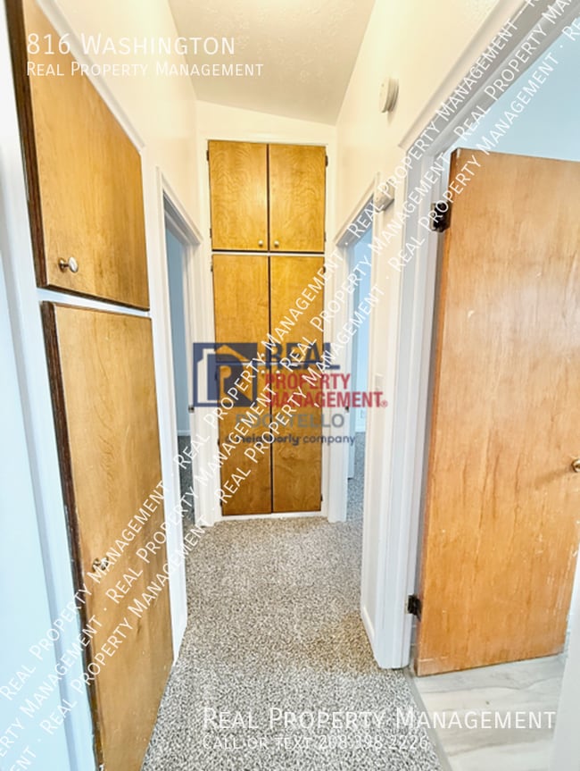 Building Photo - 816 Washington-