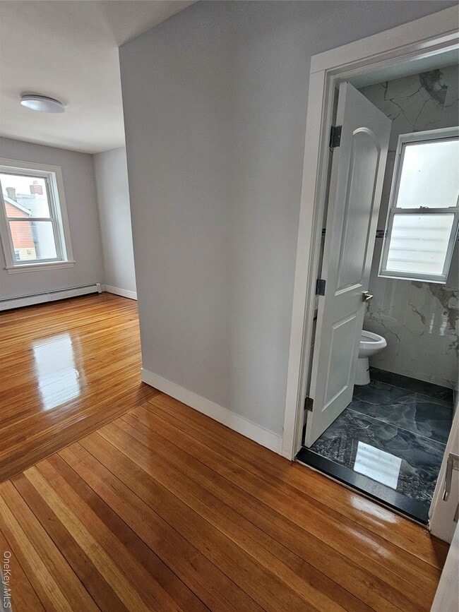 Building Photo - 78-32 87th Ave