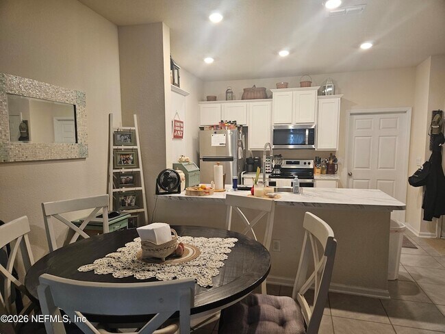 Building Photo - 86640 Shortline Cir