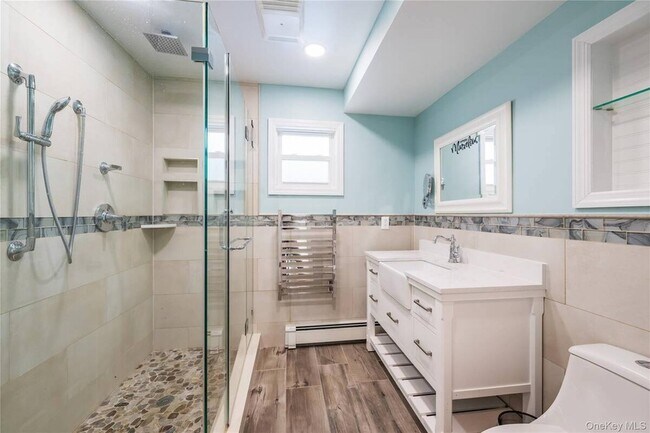 Building Photo - 869 Beach St