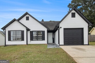 Building Photo - 5900 Creekside Dr