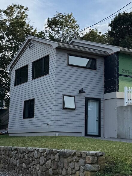 Building Photo - 1 Rose Ln