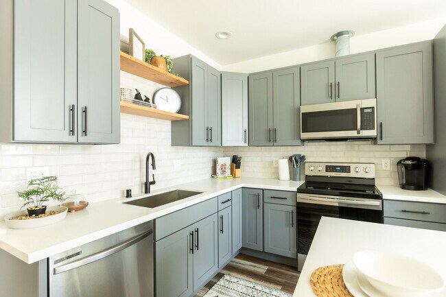 Building Photo - 3026 SW Charlestown St