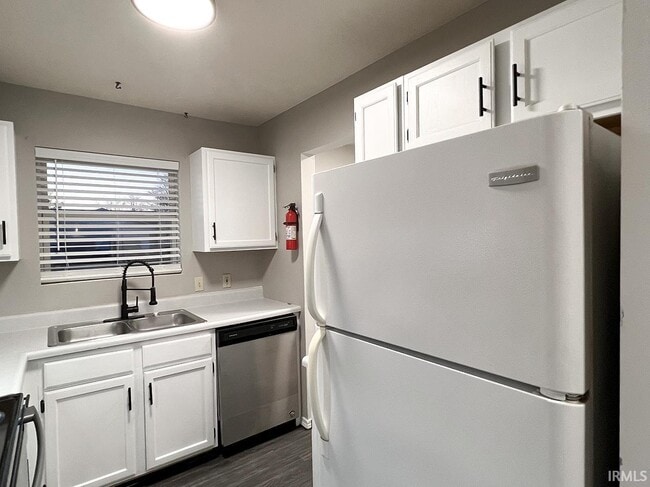 Building Photo - 3433 S Burks Ct
