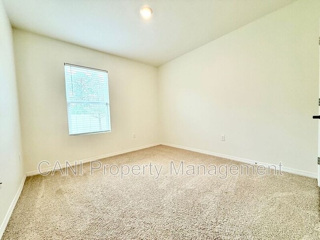 Building Photo - 245 Carabelle Ct