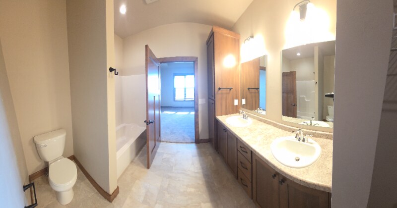 Building Photo - N973-N975 S Magdalyn Ct