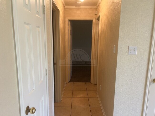 Building Photo - 5604 Bertha Dr