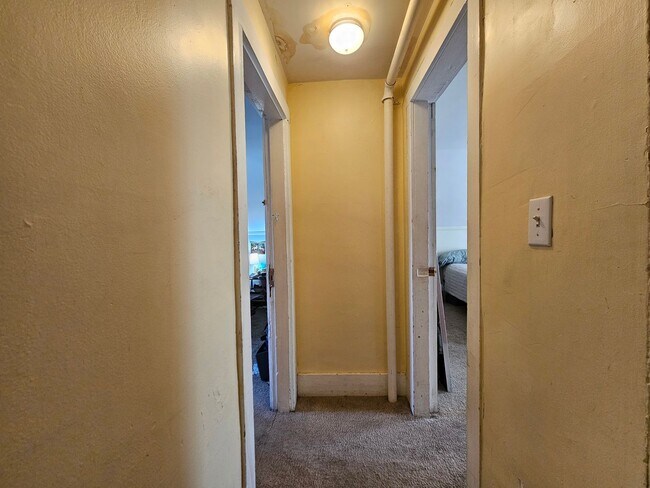 Building Photo - 4 bedroom House Close to U of M! Leasing f...