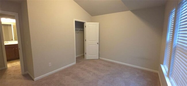 Building Photo - 107 Greenfield Dr