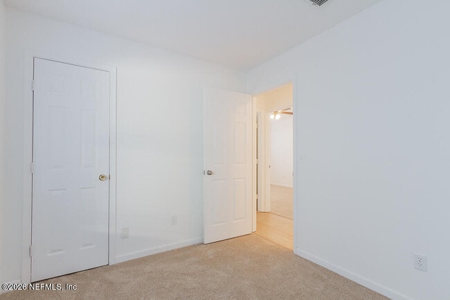 Building Photo - 563 Staffordshire Dr E