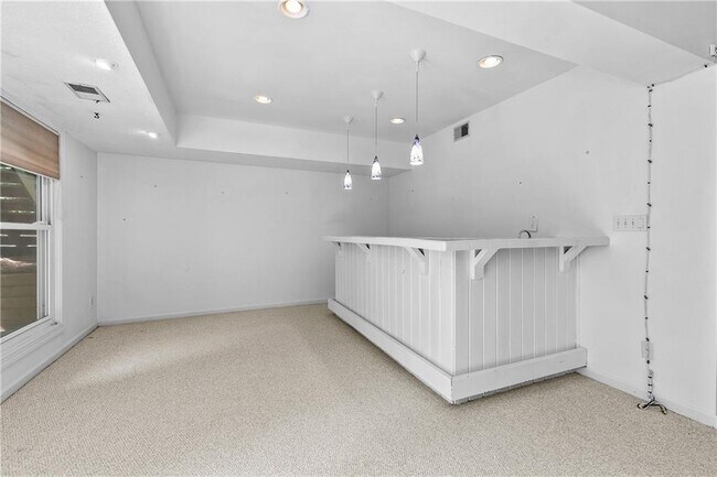 Building Photo - 755 Nile Dr