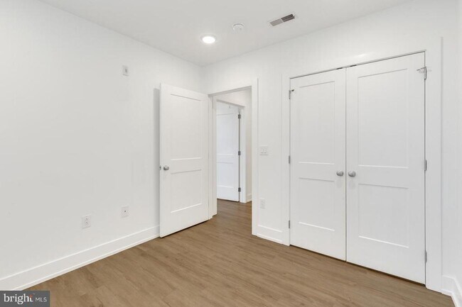 Building Photo - 1335 N Marston St