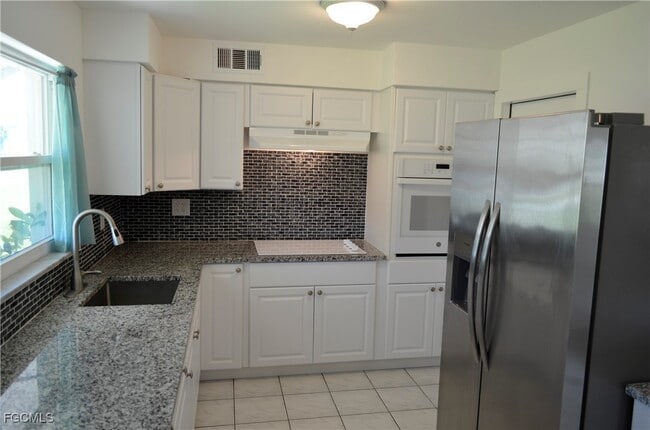 Building Photo - 451 Monterey Ave