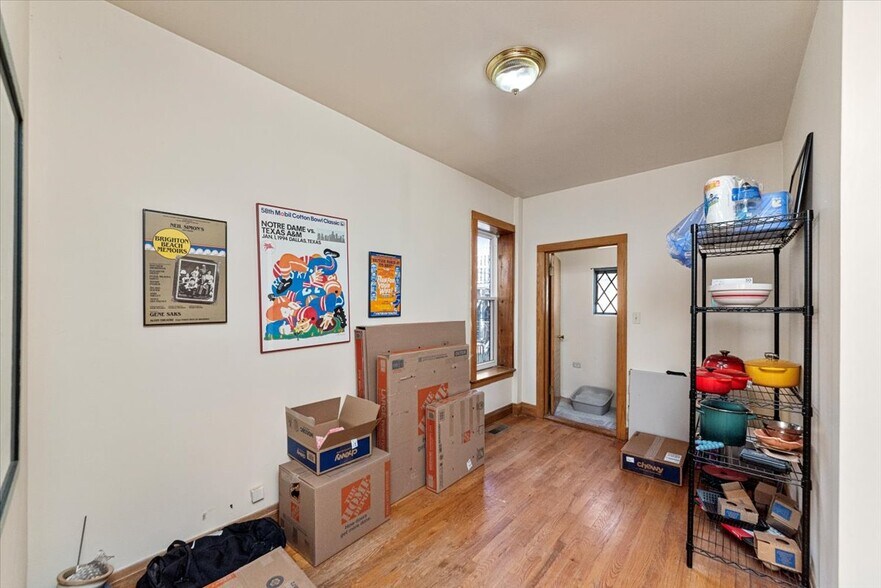 Building Photo - 910 W Gunnison St