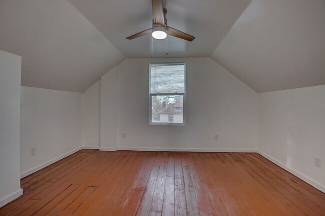 Building Photo - 1221 California Ave